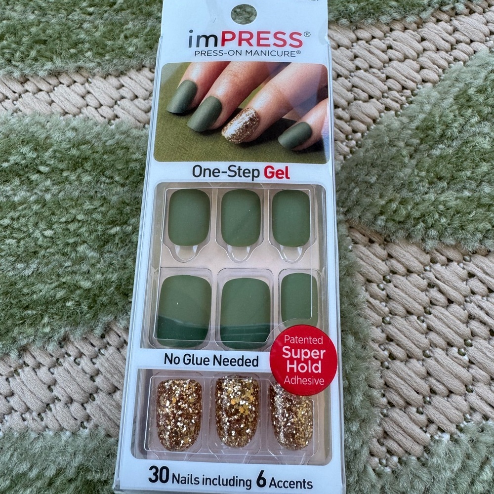 imPRESS Funky Town Matte GreenPress-On Nails